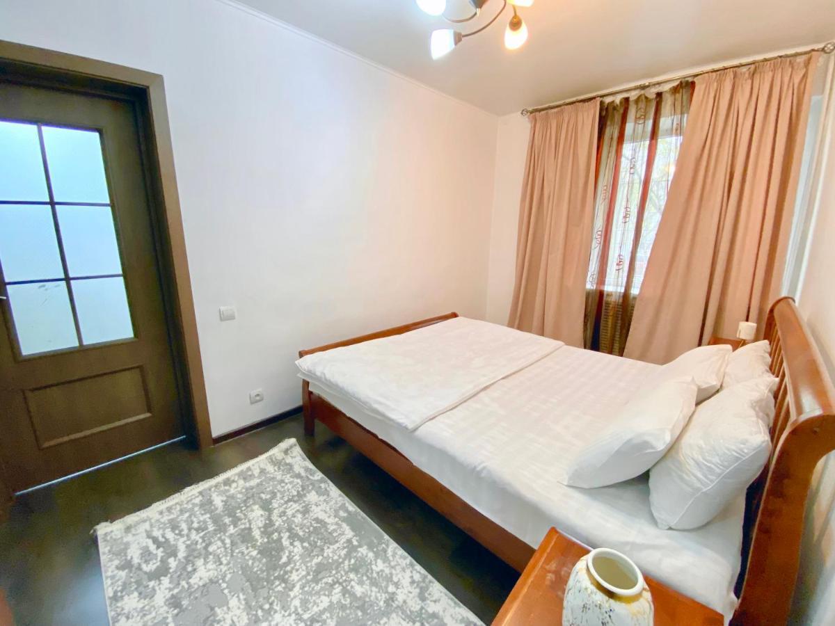 Comfortable Apartment, Samal 2 Alma-Ata Buitenkant foto